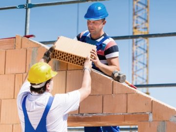 Повідомили, скільки українців нелегально працюють у Польщі. СТАТИСТИКА