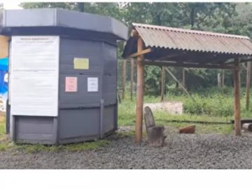 У центральному парку Луцька поставлять кіоск для лопат і граблів 