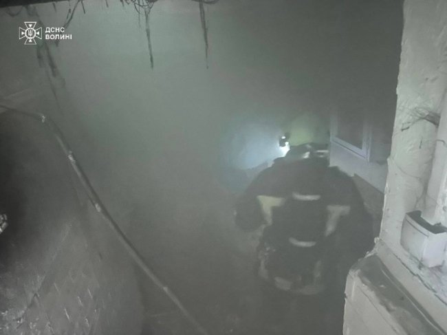 У місті на Волині сталася пожежа у гуртожитку. ФОТО