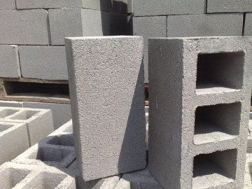 На Волині жінка через інтернет купляла мотоцикла, а посилкою прийшли шлакоблоки