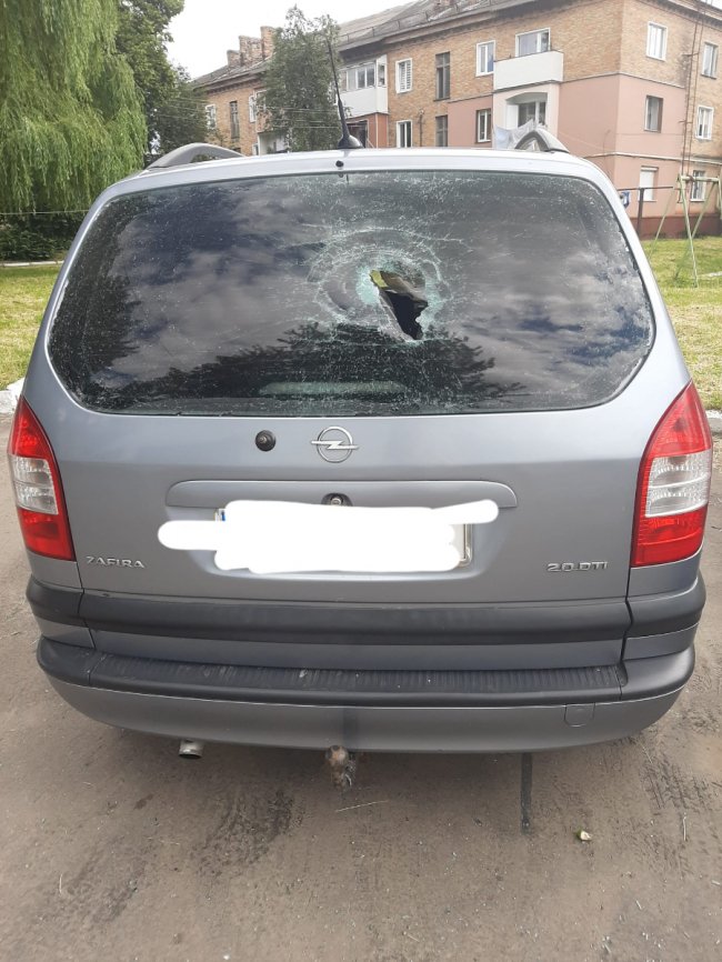 На Волині невідомі потрощили автівку: шукають свідків. ФОТО