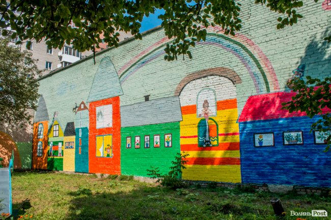 «Хто живе на ЛПЗ, тому у житті везе»: день на луцькому районі контрастів. ФОТО