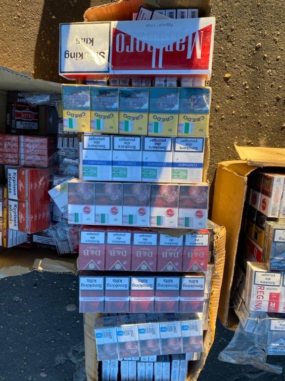 У волинянина на кордоні вилучили цигарок на 440 тисяч. ФОТО