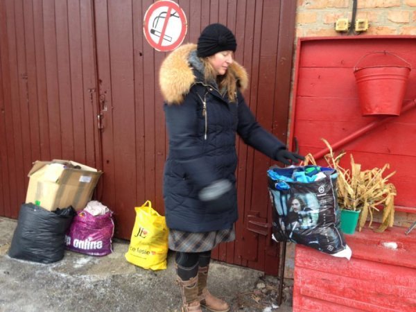 Люди, будьте людьми: у Луцьку волонтера обурила поведінка «підопічних»