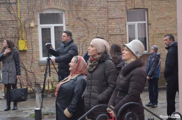 У центрі Луцька горів старовинний будинок. ФОТО 