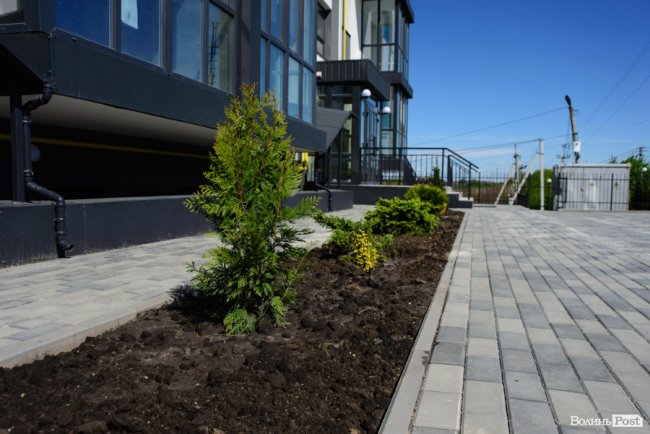 Здача нового будинку і озеленення території: затишне і сучасне житло у ЖК «Західний Олімп» під Луцьком*