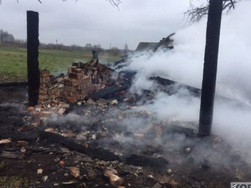 У селі на Волині вщент згорів будинок