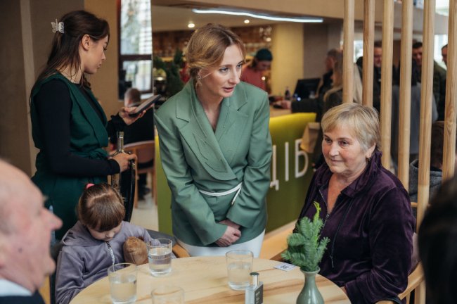 Алла Теліга особисто зустрічає гостей