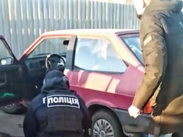 Вводили план-перехоплення: у Луцьку затримали крадіїв авто