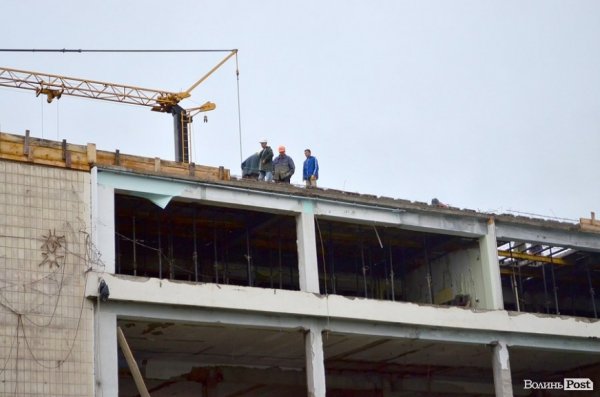 Як відбувається реконструкція луцького Будинку побуту. ФОТО