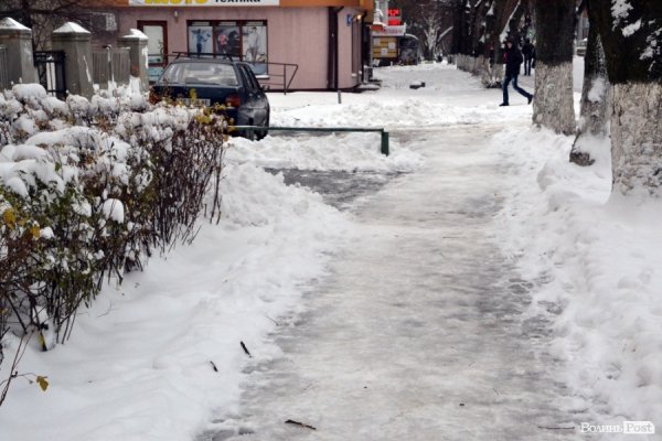 Фото снігового ранку в Луцьку