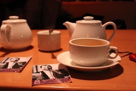 У Луцьку поет-каратист презентував вірші «про поганих дівчат». ФОТО