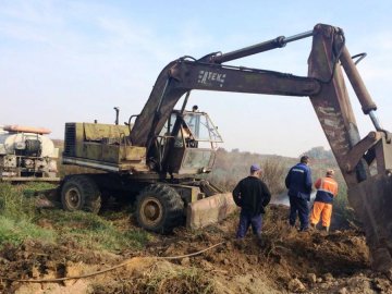 Під Луцьком горів мул на очисних спорудах. ФОТО