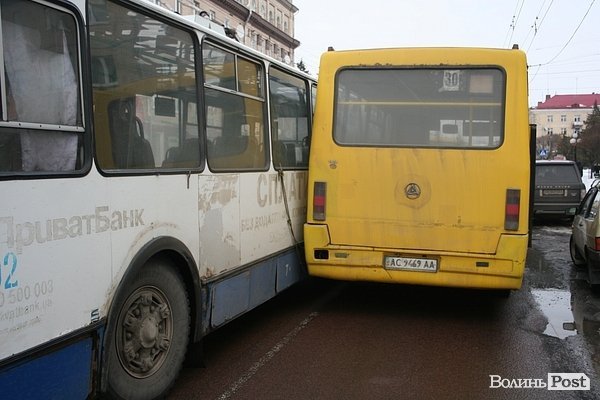 У центрі Луцька – затор. ФОТО