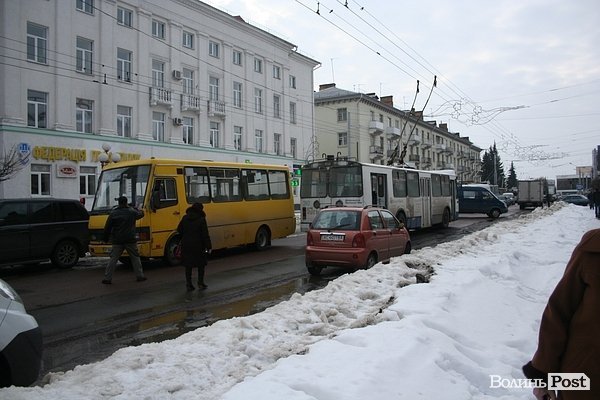 У центрі Луцька – затор. ФОТО