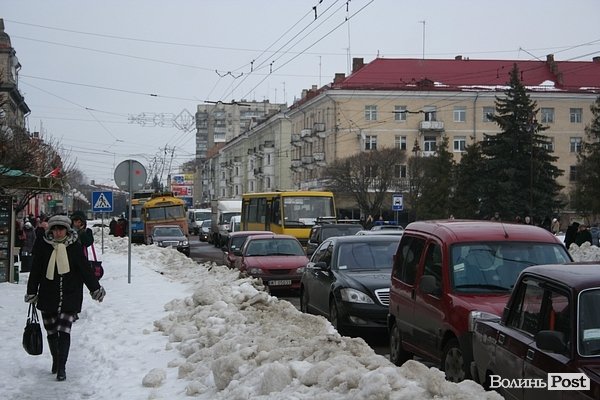 У центрі Луцька – затор. ФОТО