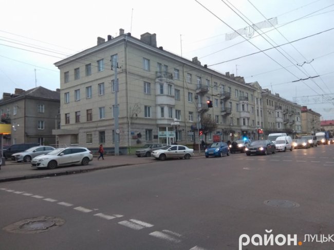 У Луцьку на переході зіткнулися два легковики