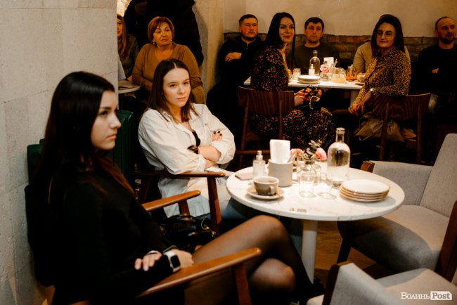 «Інвестор» вміє дивувати»: будівельна компанія розіграла мандрівку до Амстердаму. ФОТО*