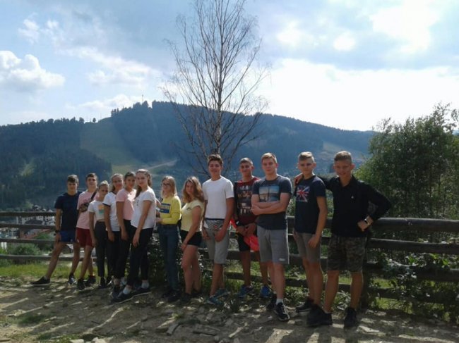 Юні луцькі спортсмени відпочивають в Буковелі. ФОТО