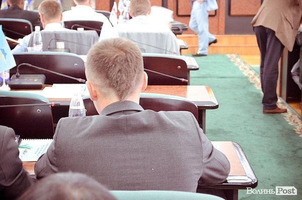 Стильний Луцьк. Спецвипуск: Як одягаються депутати Луцької міськради. ФОТО