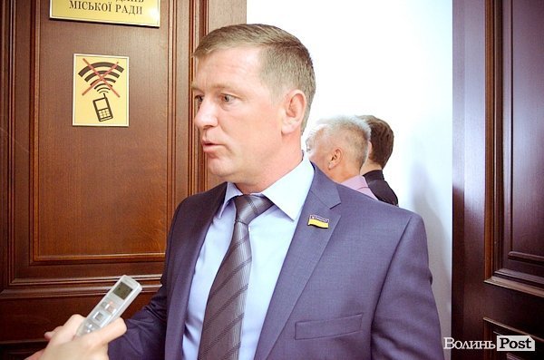 Стильний Луцьк. Спецвипуск: Як одягаються депутати Луцької міськради. ФОТО