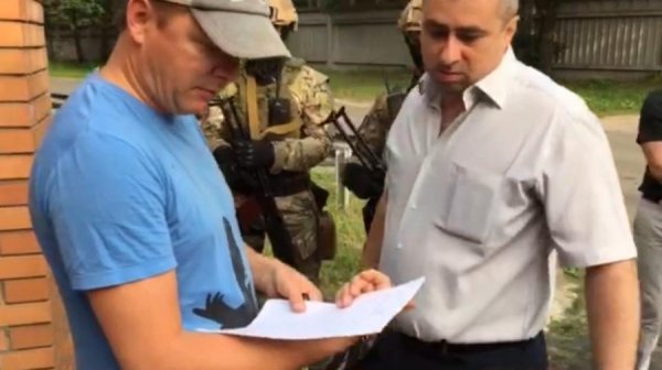 Сьогодні до будинку Олега Ляшка прийшов спецназ з обшуком. ФОТО. ВІДЕО
