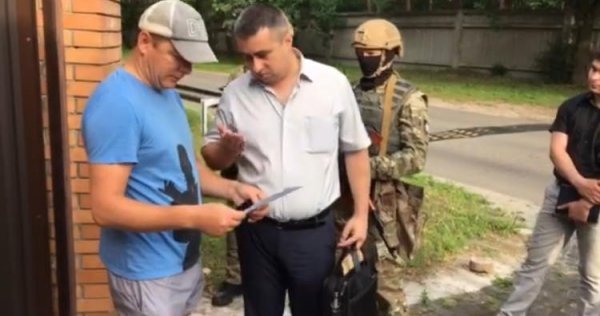 Сьогодні до будинку Олега Ляшка прийшов спецназ з обшуком. ФОТО. ВІДЕО