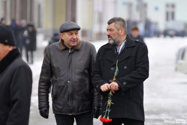 Фото прощання з міським головою Луцька Миколою Романюком