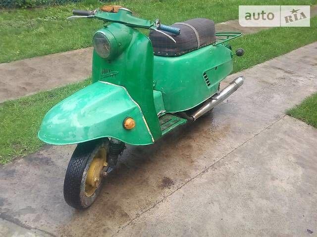 У місті на Волині з гаража викрали моторолер 