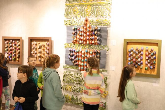 На виставці у Луцьку представили понад тисячу писанок