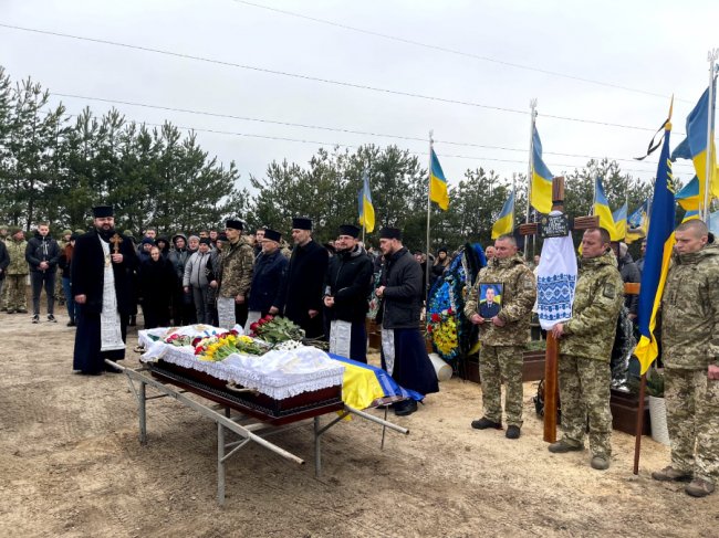Поховали волинського прикордонника, який загинув під Авдіївкою