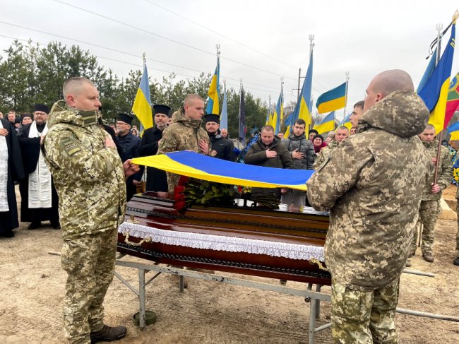 Поховали волинського прикордонника, який загинув під Авдіївкою