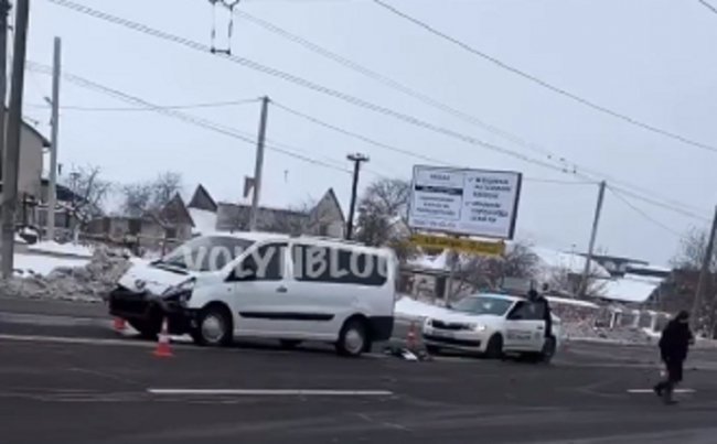 Під Луцьком – аварія за участі навчального авто