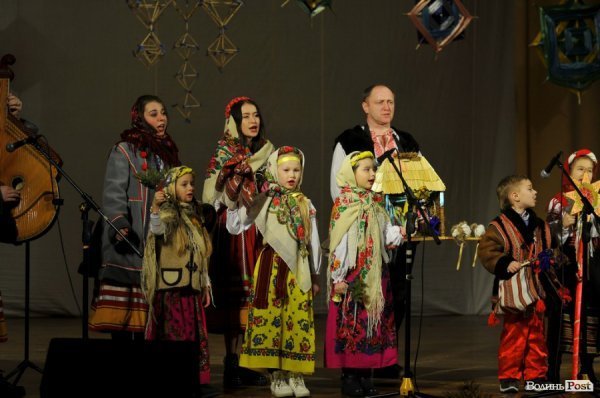 Фото з фестивалю вертепів у Луцьку