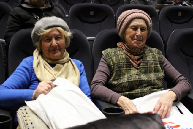 «Це дуже сильний фільм», – луцька пенсіонерка після перегляду фільму «Крути». ФОТО