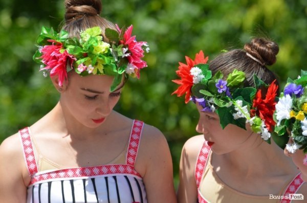 У Луцьку відзначили День молоді та День Конституції. ФОТО