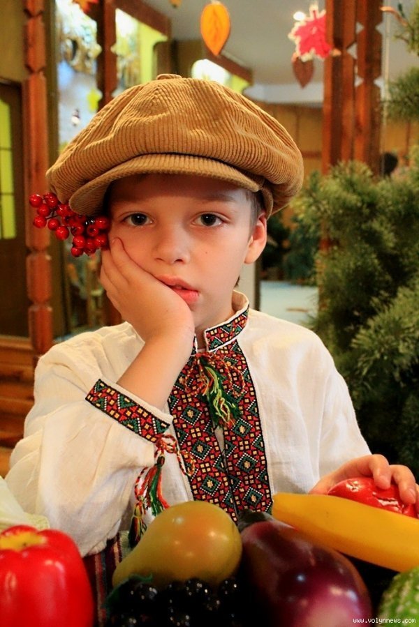 Як луцькі діти радіють осені. ФОТО