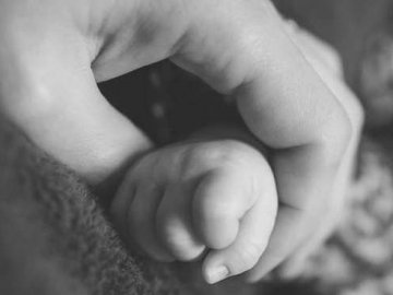 Загорнула у рушник і поклала в морозильну камеру: на Рівненщині жінка вбила новонароджену дитину