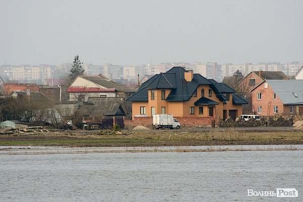 Повінь у Луцьку. ФОТО. ВІДЕО