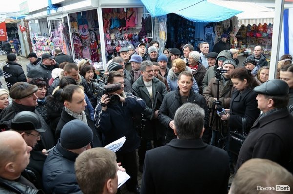 На Варшавському ринку в Луцьку – «війна». ФОТО. ВІДЕО