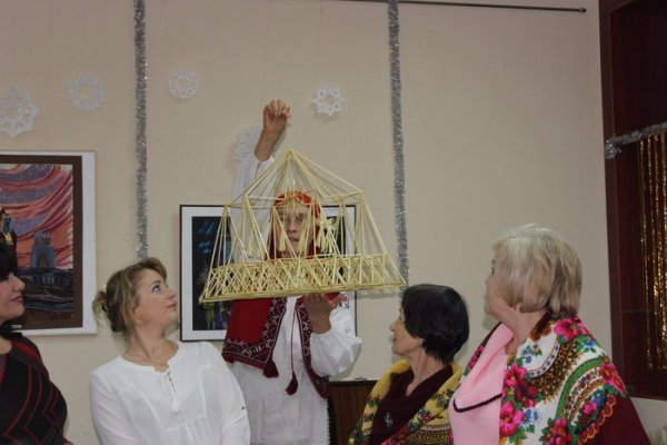 Юних лучан запрошують на «Різдвяну майстерню»