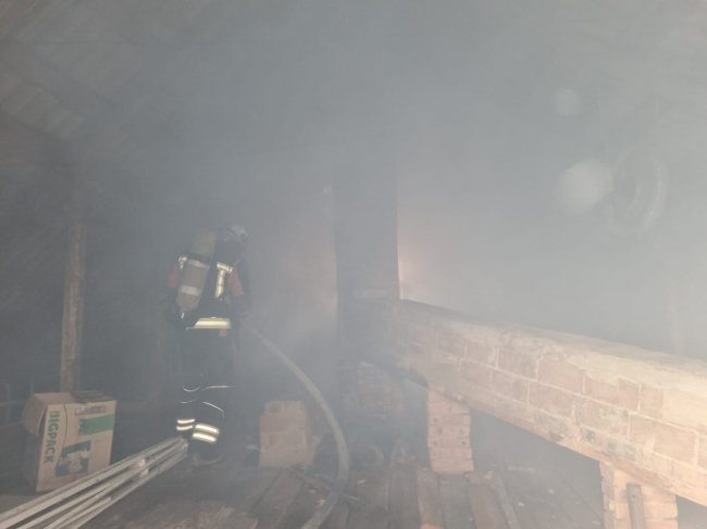 У Луцькому районі загорівся гараж