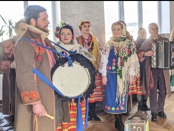 У громаді на Волині творчі колективи наколядували понад 33 тисячі для ЗСУ