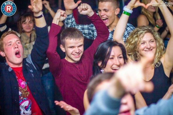 Відомий діджей виступив у луцькому клубі. ФОТО