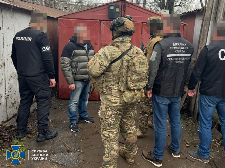 Щомісячний дохід - мільйон гривень: волиняни разом зі спільниками організували нарколабораторію