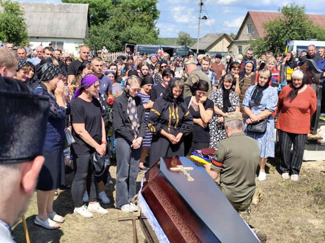 «На щиті» додому повернувся воїн з Волині Адам Савчук, який понад рік вважався зниклим безвісти