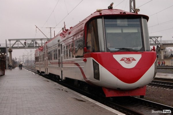 Луцький вокзал відремонтують до жовтня