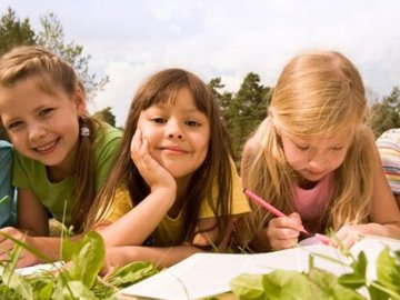 Літні канікули в Україні: учні деяких шкіл підуть на відпочинок аж у червні