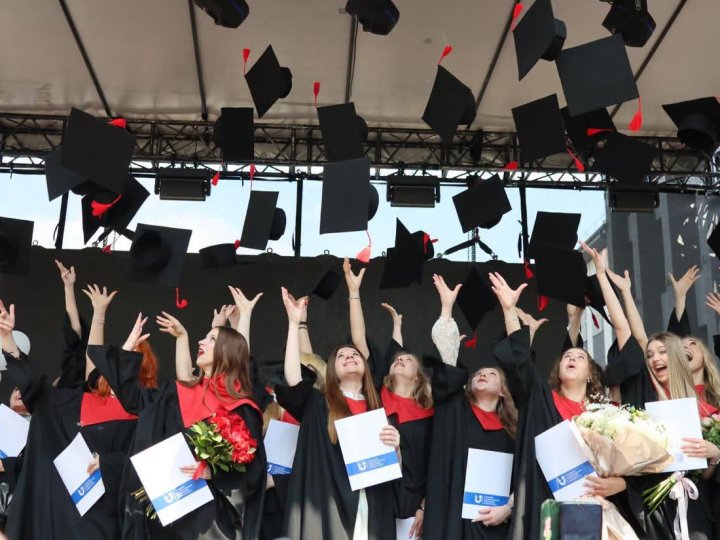 Майже 2300 випускників ЛНТУ отримали дипломи магістрів. ФОТО