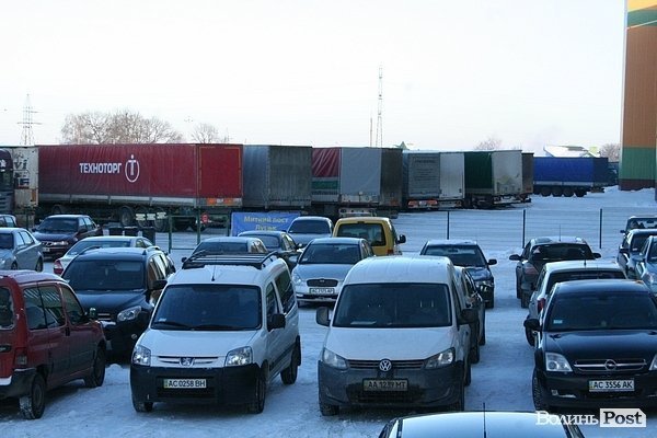 Митники тиснуть на підприємства нардепів, які не голосували руками?